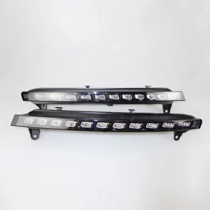 12V LED DRL Daytime Running Lights Daylight Fog Light with Yellow Turn Signal for Audi Q7