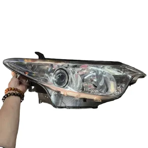 81185 28A60 81185 28A61 81185 28E00 Front Left Headlight Assembly for Toyota Previa Tarago