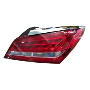 9011017 Car Body Parts LED Tail Lights 9011018 Auto Parts Lighting System Rear Lamp Rear Lights Assembly for Buick Lacrosse