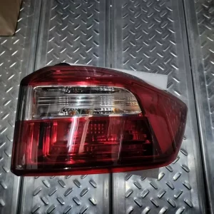 Car LED Universal Flat Tail Light Customized Car Tail Light for Changan CS152016 Auto Taillight 4133020-BE01