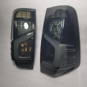 Halogen Tail Lamp Nissan Navara Pick Up 12V 24V PC Material Bus Fog Light Enhanced Light Signal