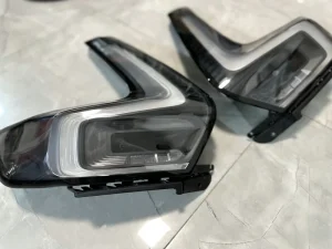 Modified Auto Parts Venom Series LED Black Tail Light Clear Rear Lamp Assembly for Volvo XC40