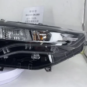 OEM 81110 0A180 811100A180 Car Headlight for Toyota Sienna Right Side Headlamp Assembly