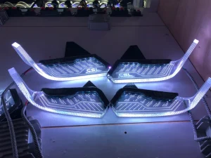汽车日间行车灯 RGB LED 12V 可通过应用程序控制 DRL 汽车照明系统升级